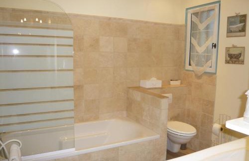 Mas-Blanc-des-Alpilles Hotel | Hotel Mistral
