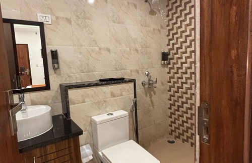 Dehradun Hotel | Hotel MJ Ghai Residency
