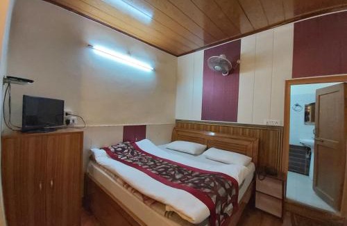 Mallital Hotel | Hotel Moon Nainital - A Luxury Collection - Parking and Lift Facilities - Best Selling