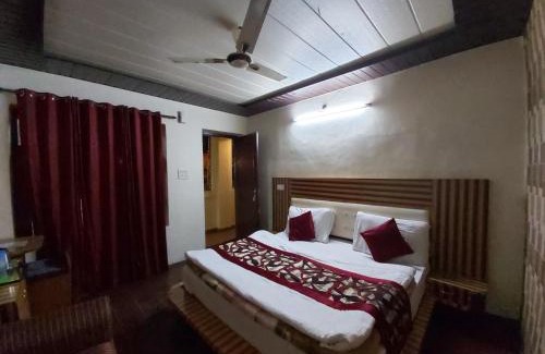 Mallital Hotel | Hotel Moon Nainital - A Luxury Collection - Parking and Lift Facilities - Best Selling