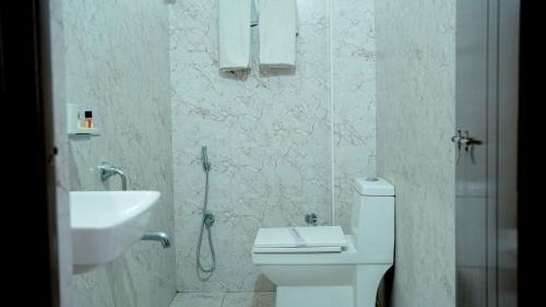 Tirupati Hotel | Hotel Mountview Comforts