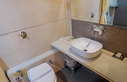 Mathura Hotel | Hotel Mukut Mani Govardhan