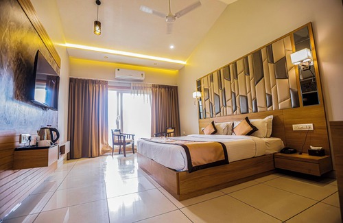 Mathura Hotel | Hotel Mukut Mani Govardhan