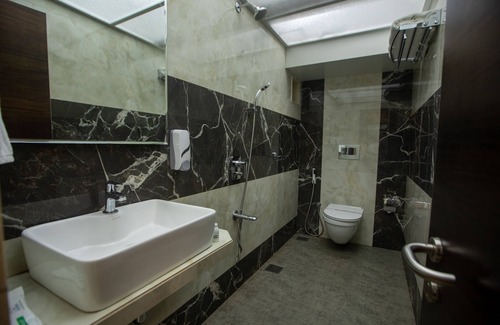 Mumbai Hotel | Hotel Naaz Executive Near T2 Airport