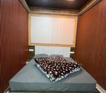 Gobind Dham Hotel | Hotel New Nandi by Bookmytournow
