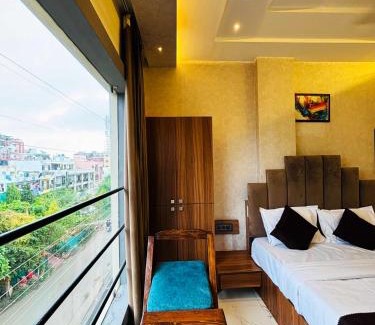 Indore Hotel | Hotel New Saurabh Inn