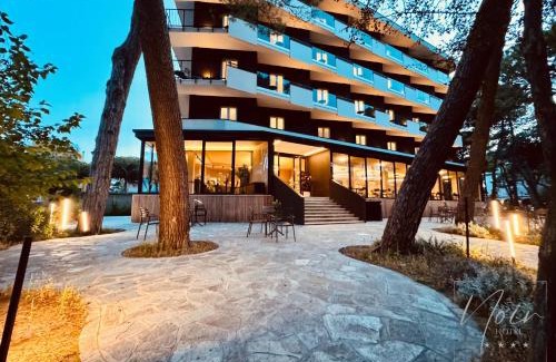 Milano Marittima Hotel | HOTEL NOIR - Free Brunch & Breakfast Until 13-00 - Vicinissimi a Mirabilandia