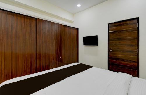 Kukatpally Housing Board Colony Hotel | HOTEL O DOLPHIN LUXURY AC ROOMS