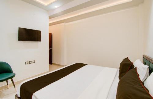 Sitapura Hotel | Hotel O Giriraj Palace by Govindam