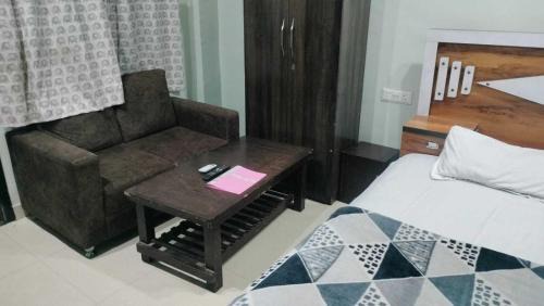 Faizabad Hotel | Hotel O Siya Ji Palace Guest House And Restaurant