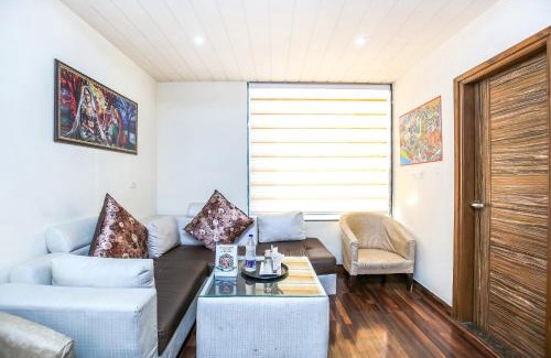 Panchkula Hotel | Hotel O Tricity Relax Inn
