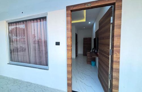 Faizabad Hotel | Hotel Omkar Palace