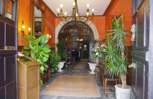 Villaviciosa Hotel | Hotel Palacio Carlos I