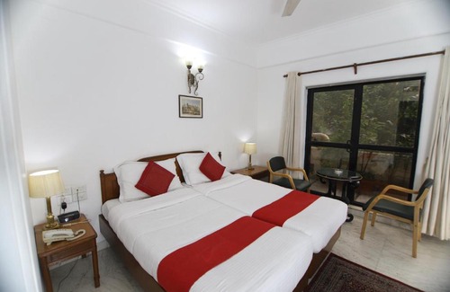 Saket Hotel | Hotel Palm Greens