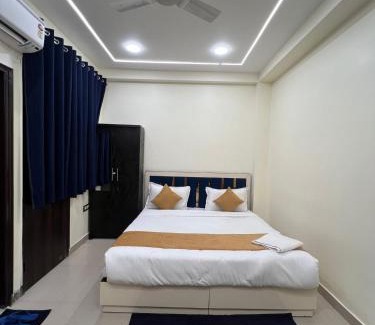 Taj Ganj Hotel | Hotel Panna Paradise-Just 30M away from CAPTAIN SHUBHAM GUPTA METRO STATION and 600M Away From TajMahal