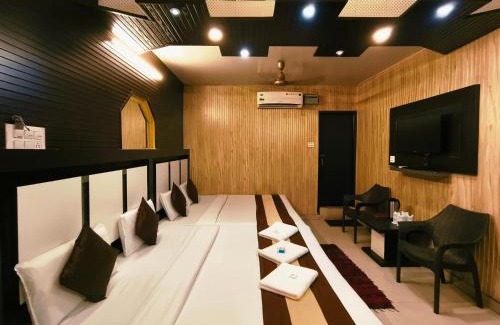 Haridwar Hotel | Hotel Pardesi,Har ki pauri Road Haridwar