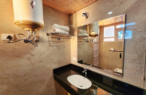 Shimla Hotel | Hotel Pineview Shimla