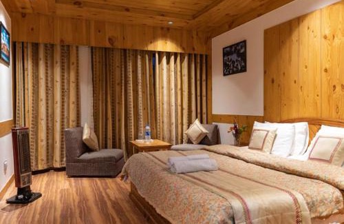 Old Manali Hotel | Hotel Premium Conifer Manali Near Hadimba Devi Temple - BEST HOTEL IN MANALI