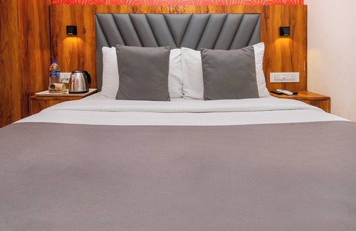 Goregaon West Hotel | Hotel Priceless Suite
