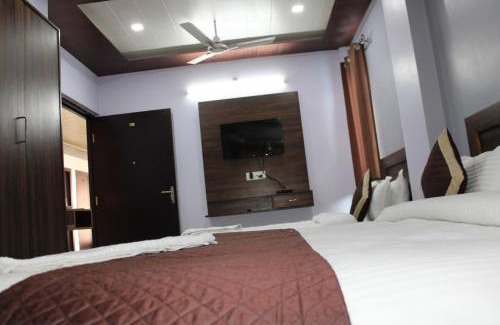 Haridwar Hotel | Hotel Prithvi Haridwar - Excellent Stay with Family, Parking Facilities