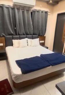 Dwarka Hotel | Hotel Purushottam