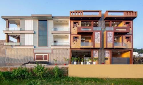 Faizabad House | Hotel Raamayan Free Pickup From Railway Station ಉಚಿತ ಪಿಕಪ್ ,ఉచిత పికప్ ,இலவச,பிக்அப்