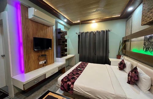 Shivpuri Hotel | Hotel Raj Palace