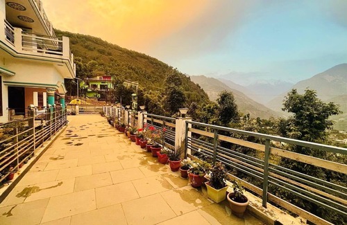 Guptkashi Hotel | Hotel Raj Shree Palace