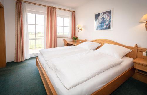 Gunzenhausen House | Hotel Reich am Schnackensee