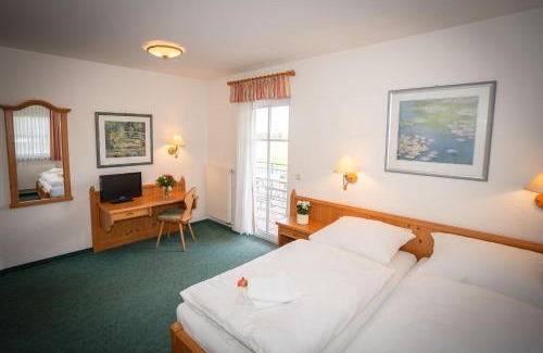 Gunzenhausen House | Hotel Reich am Schnackensee