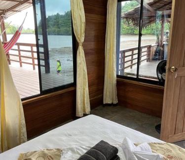 Nuqui Hotel | HOTEL RM