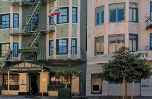 Cathedral Hill Condo | Hotel Room Performing Arts Venues Theater Lover!