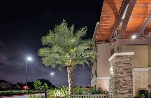 Chinatown Apartment | Hotel Room with Kitchen and FREE parking