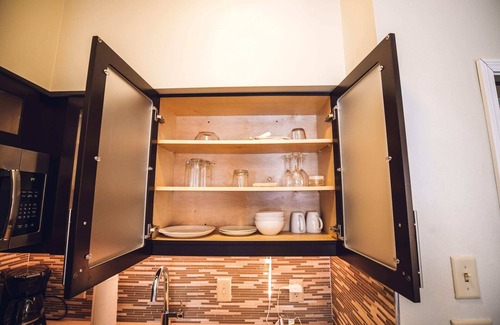 Chinatown Apartment | Hotel Room with Kitchen and FREE parking