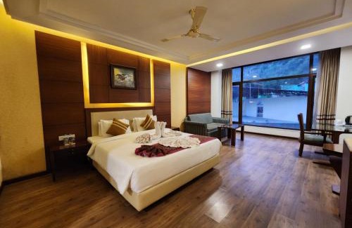 Solan Hotel | Hotel Royal Ark - Kasauli