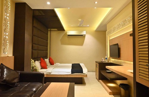 Kanpur Hotel | HOTEL ROYAL COTTAGE