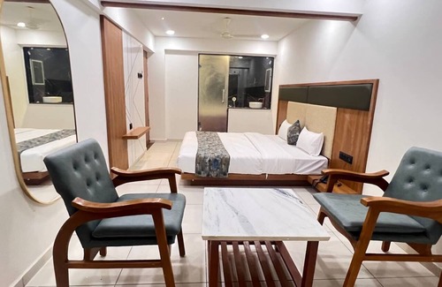 Rajkot Hotel | Hotel Royal Manor-Rajkot