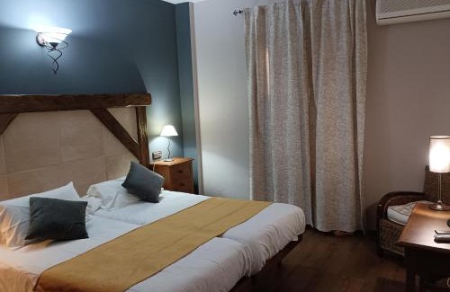 Zahara de la Sierra House | Hotel Rural los Tadeos