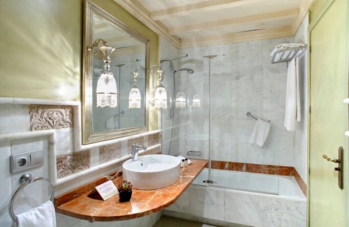 Alameda Hotel | Hotel Sacristía de Santa Ana