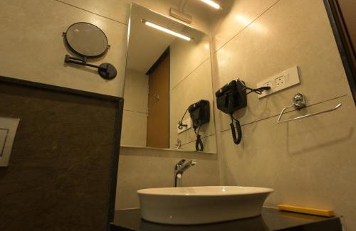Tirupati Hotel | Hotel Sahana Grand