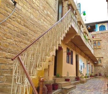 Amar Sagar Pol Hotel | Hotel Sandstone Villa,
