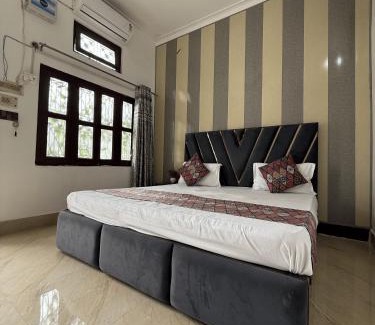 Ayodhya House | Hotel Sankul Villa, 100 Meter Away Saryu River & Ram Ki Paidi, Lux Stay