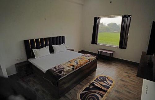 Mat Hotel | Hotel SD GRAND PALACE Near Shri Radha Krishna Vivah Sthali, Bhandirvan, Vrindavan