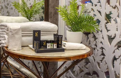 Srinagar Hotel | Hotel Sejour Luxury Srinagar
