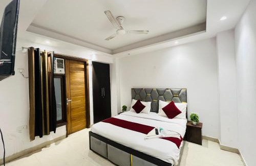 Malviya Nagar Hotel | Hotel Seven Near DLF Avenue