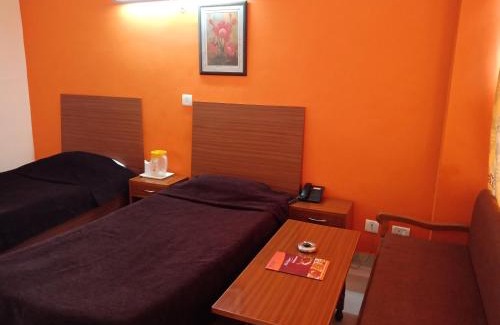 Almora Hotel | Hotel Shikhar & Restaurant