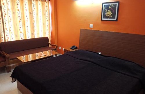 Almora Hotel | Hotel Shikhar & Restaurant