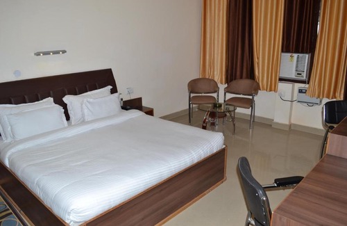 Udhampur Bed & Breakfast | Hotel Singh Axis