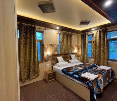 Kargil Hotel | Hotel Snow Crust