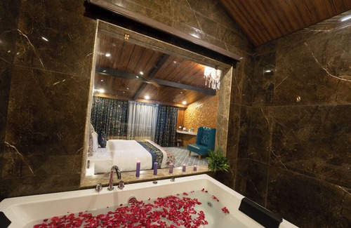 Dal Lake Hotel | Hotel Snowland Srinagar